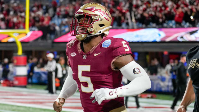 Dec 2, 2023; Charlotte, NC, USA; Florida State Seminoles defensive lineman Jared Verse (5) during warm-ups against the Louisville Cardinals at Bank of America Stadium.